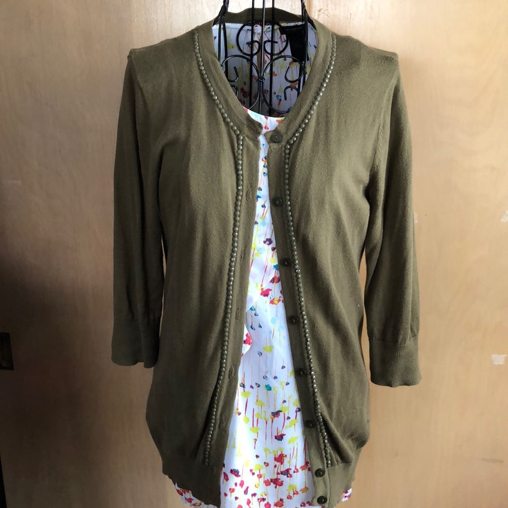 Olive green 3/4 sleeved cardigan
